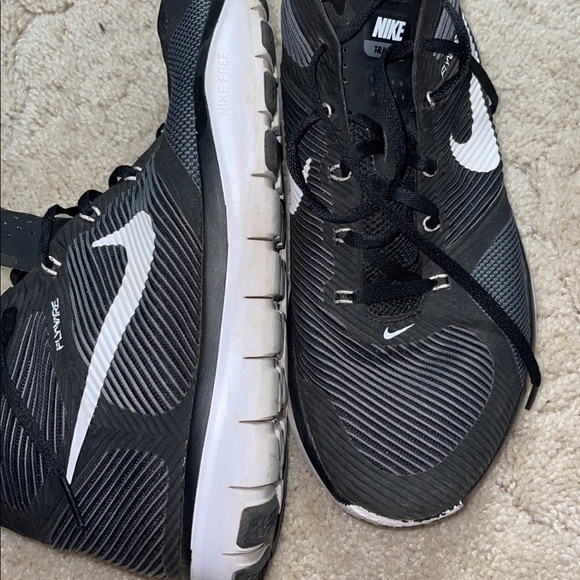 Nike - Picture 2 of 2